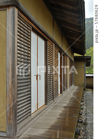 一乗谷散歩・一乗谷朝倉遺跡復元町並　武家屋敷 57680629