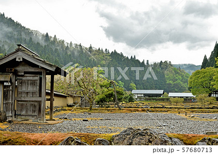 一乗谷散歩・一乗谷朝倉遺跡復元町並　武家屋敷跡 57680713