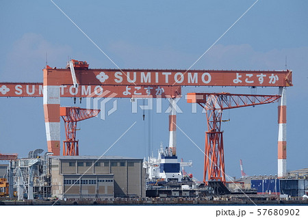 住友重機械工業横須賀造船所のゴライアスクレーン 住友重機械工業横須賀造船所のゴライアスクレーン 57680902