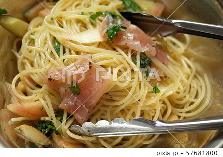 桃と生ハムと大葉の冷製パスタ 57681800