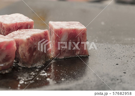 【焼肉】 57682958