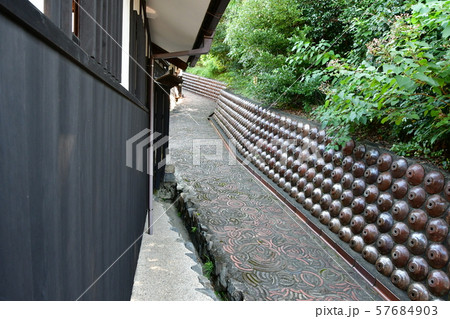 やきもの散歩道　常滑 57684903