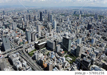 大阪市街を空撮 57691256