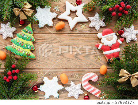 Chrisas decoration with cookies 57693377