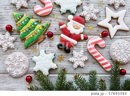 Christmas decoration with cookies Christmas decoration with cookies 57693393