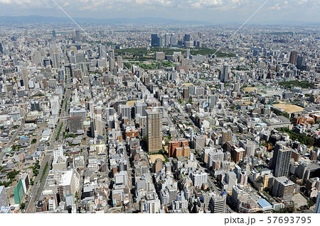 大阪市街を空撮 57693795