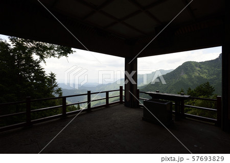 三峯神社　遥拝殿 57693829