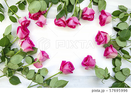 Circle flatlay Frame made of pink rose flowers Circle flatlay Frame made of pink rose flowers 57695996
