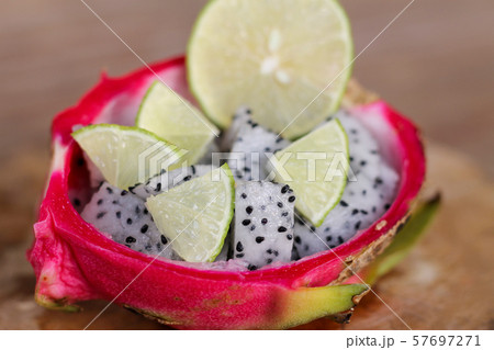 Dragon fruit sliced and lime sliced in haft of 57697271
