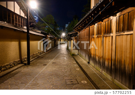 石川県金沢市長町／長町武家屋敷跡の夜景 57702255