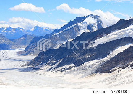 スイス、ユングフラウヨッホ からの氷河の風景 スイス、ユングフラウヨッホ からの氷河の風景 57703809