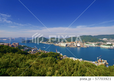 鍋冠山展望台から望む長崎市 (女神大橋・外洋) 57703921