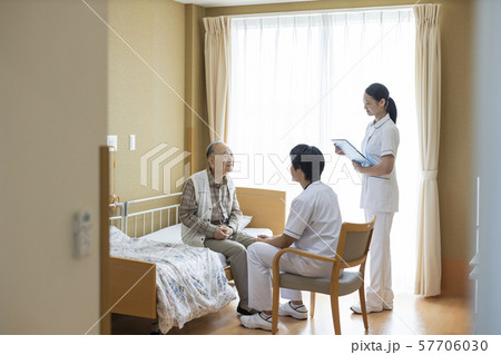 介護施設 シニア男性 医師 介護施設 シニア男性 医師 57706030