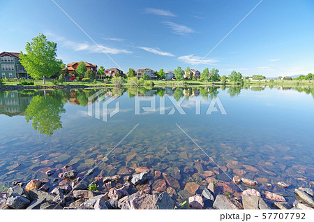 水辺の風景の写真素材 [57707792] - PIXTA