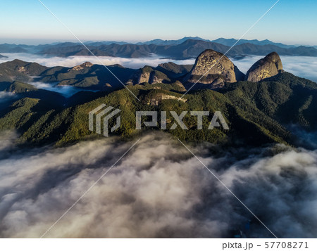 韓国 山 雲海の写真素材