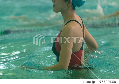 In the pool 57709660