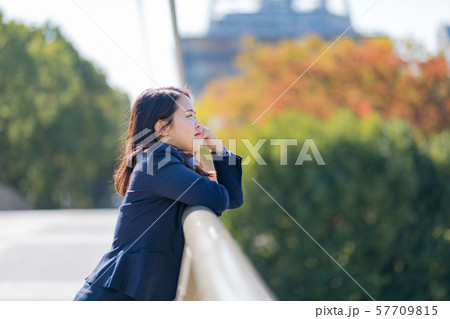 女性 営業 屋外 女性 営業 屋外 57709815