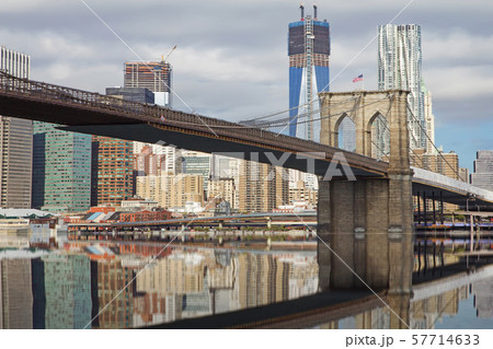Brooklyn Bridge reflection Brooklyn Bridge reflection 57714633