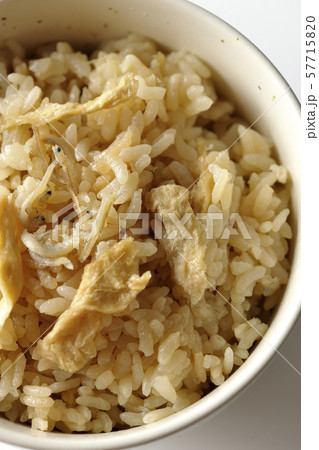 シラスと油揚げの炊き込みご飯 シラスと油揚げの炊き込みご飯 57715820
