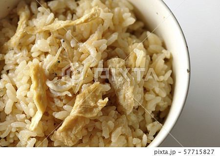 シラスと油揚げの炊き込みご飯 シラスと油揚げの炊き込みご飯 57715827