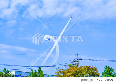 航空祭　ブルーインパルス飛行展示 57717059