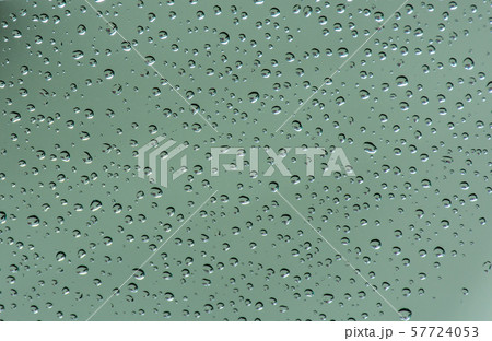 車の窓の水滴 57724053