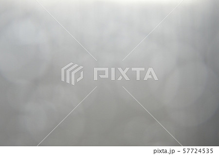 抽象背景 玉ボケと縦のライン 背景素材の写真素材