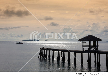 Backlit sea 57724696