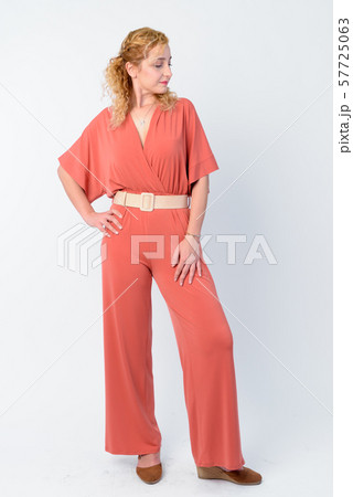 Full body shot of beautiful blonde woman 57725063