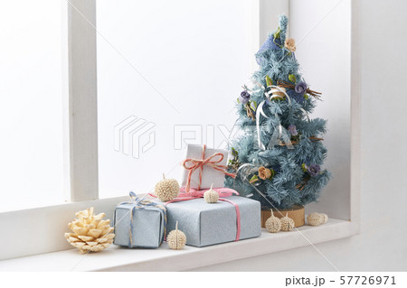 クリスマスプレゼント 57726971