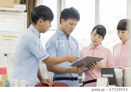 介護士 介護士 57729553