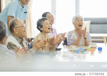 介護施設 シニア 介護士 介護施設 シニア 介護士 57730702