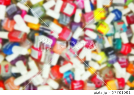 Defocus a lot of bottles of nail polish. Fashion 57731001