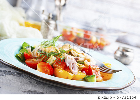 seafood 57731154