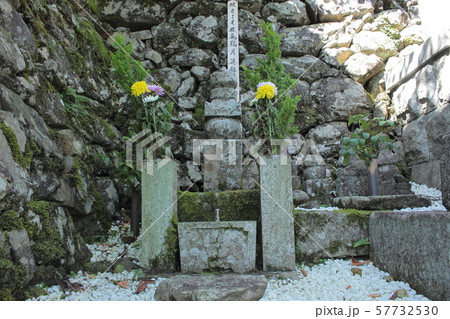 滋賀　明智光秀妻煕子の墓（西教寺） 57732530
