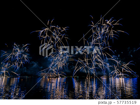 京都府　宮津市　宮津燈籠流し花火大会 57735519