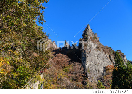 妙義山の紅葉 57737324