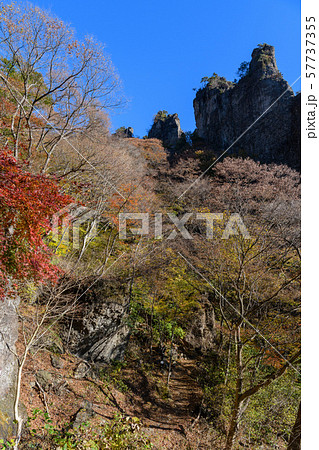 妙義山の紅葉 57737355