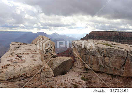 朝のグランドキャニオンの絶景　アメリカ　アリゾナ 57739162