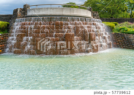 公園の人工滝  宮城川崎 57739612