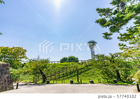 北海道の夏 函館五稜郭から望む五稜郭タワー 北海道の夏 函館五稜郭から望む五稜郭タワー 57740102
