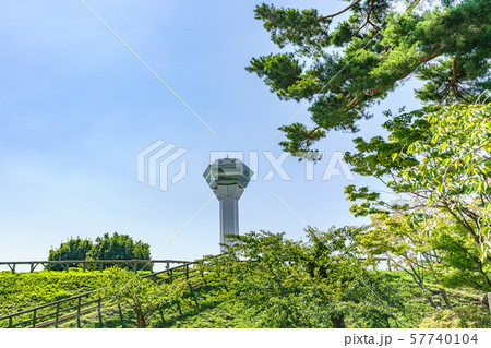 北海道の夏 函館 特別史跡 五稜郭から望む五稜郭タワー 57740104