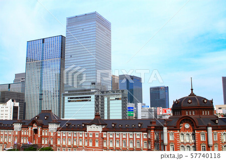東京都　都市風景　東京駅 57740118