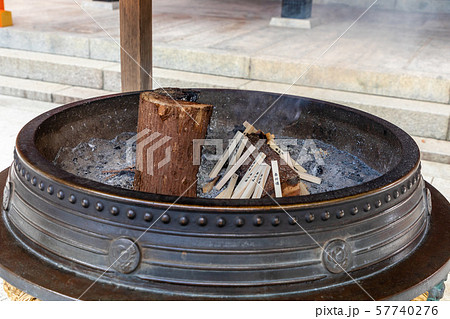 拝殿の護摩釜 熊野那智大社  57740276