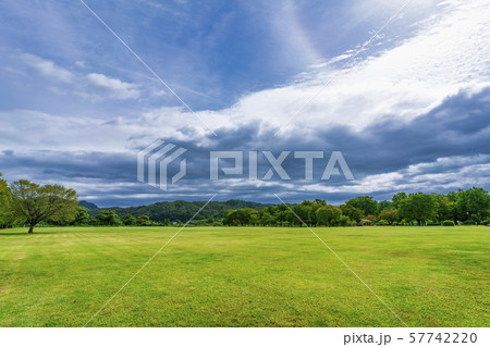 秋の公園  広場　宮城川崎 57742220