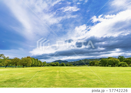 秋の公園  広場　宮城川崎 57742226