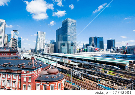 【東京】東京駅の風景 57742601