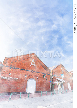 北海道の夏 函館 早朝の金森赤レンガ倉庫 57745785