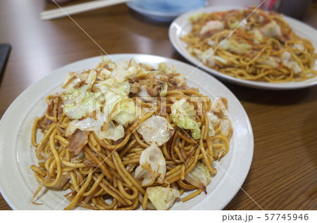 日本の岡山県の蒜山焼きそば 57745946