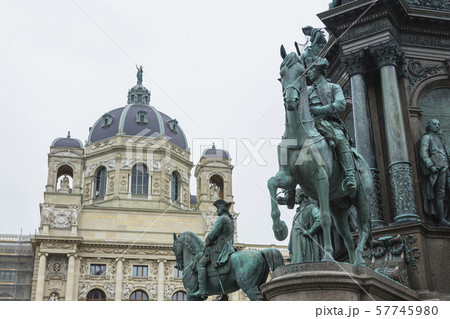 オーストリア　ウィーン　美術史美術館 57745980